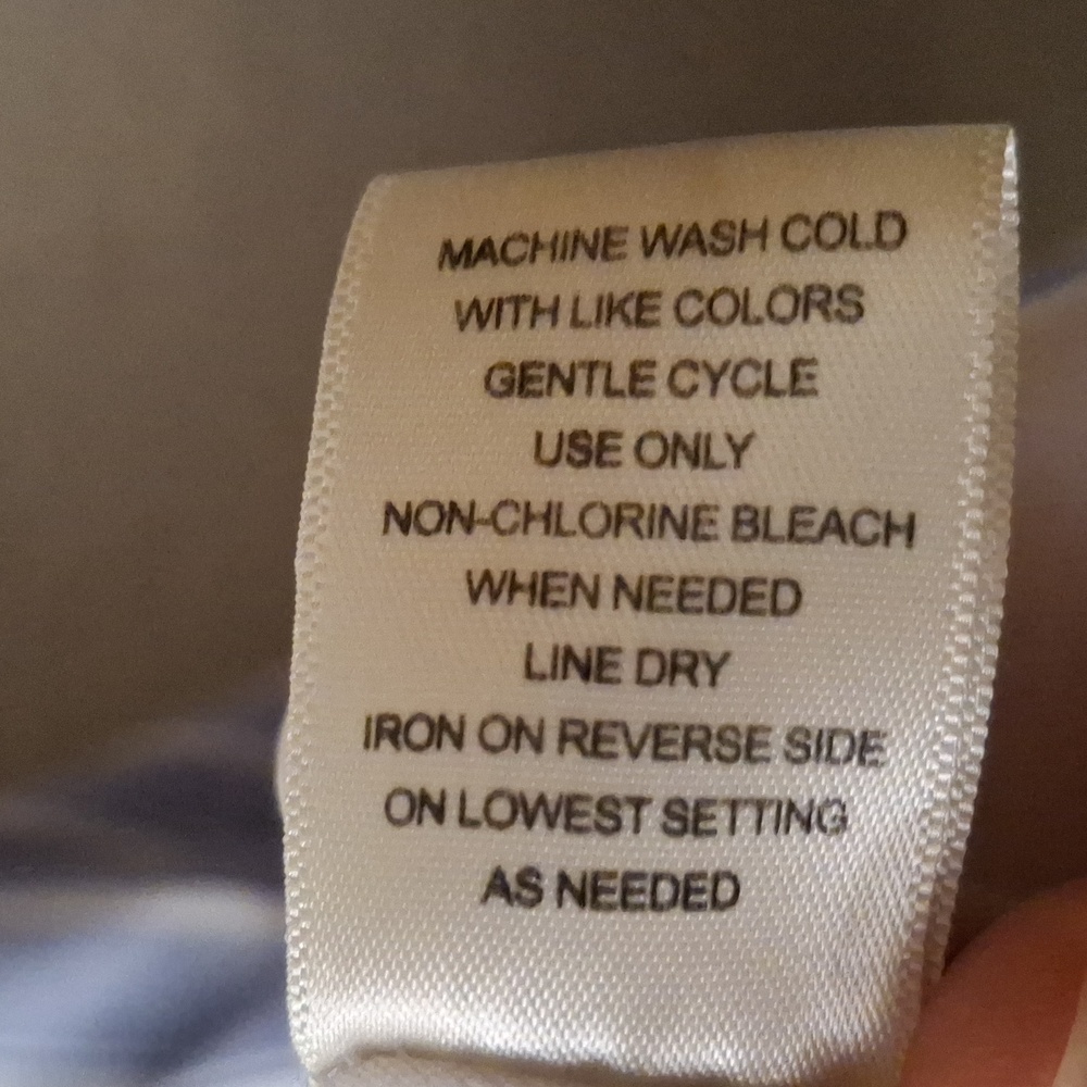 Altar'd state dress size large, fits more like a small to medium - Picture 4 of 6